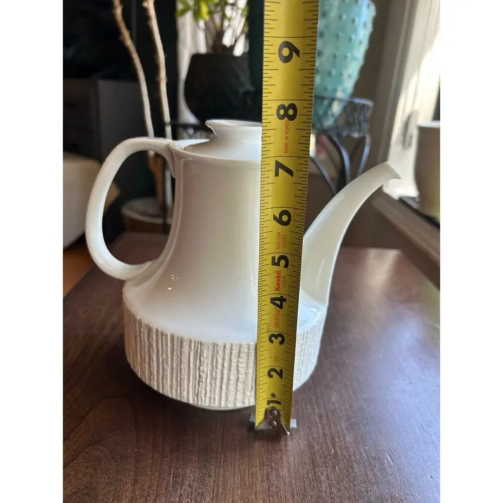 Thomas Arcta White Coffee Pot with Lid
